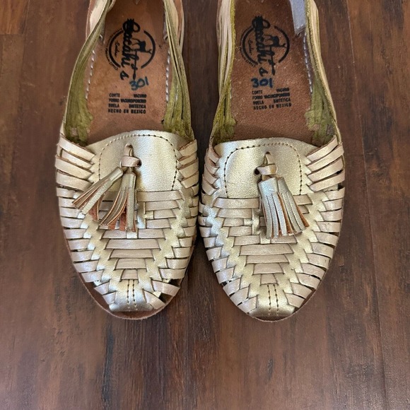CACAHI'S CACLE'S Girls Gold Leather Tasseled Huaraches Sandals MEXICO MADE - Picture 4 of 11
